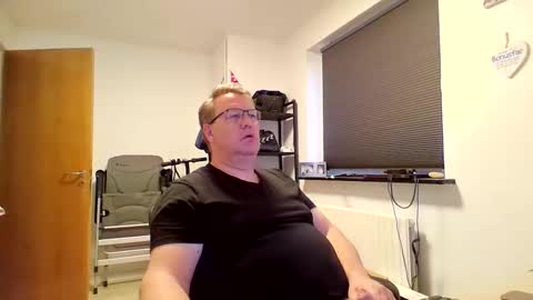 Snapshot of henrikrp1971 chatting on October 22, 3:46 pm henrikrp1971 online show from October 22, 3:46 pm