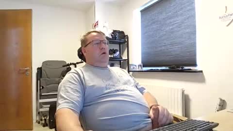 henrikrp1971 online show from January 6, 10:30 am