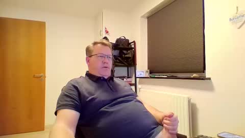 Snapshot of henrikrp1971 chatting on February 20, 4:58 pm henrikrp1971 online show from February 20, 4:58 pm