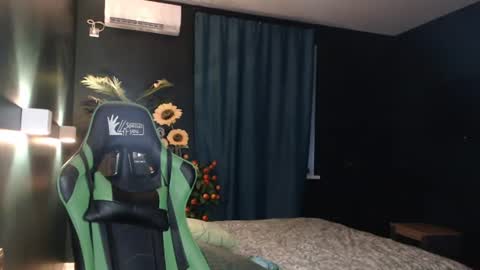 Hentaishiing online show from June 26, 5:51 pm