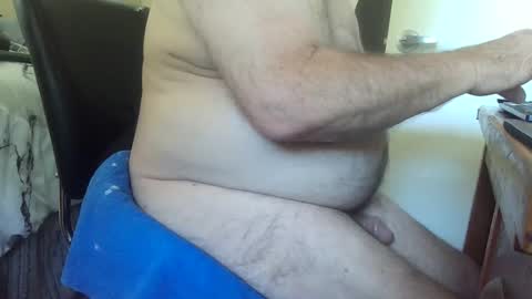 Snapshot of herbee510 chatting on October 18, 7:51 pm herbee510 online show from October 18, 7:51 pm