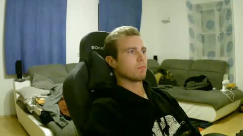 John Pearl online show from April 14, 8:12 pm