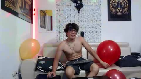 hercules_men online show from January 24, 9:04 pm