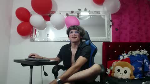 hercules_men online show from February 4, 7:40 am