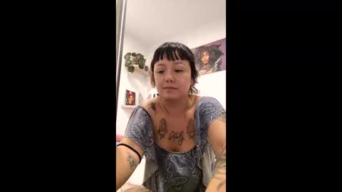 hermaioni77 online show from May 11, 11:46 pm