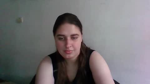 hess_luna_ online show from September 29, 10:36 am