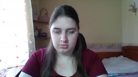 hess_luna_ online show from April 14, 9:23 am