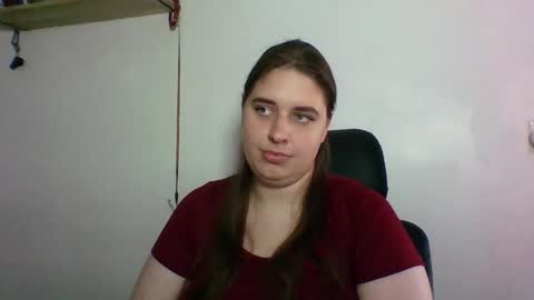 hess_luna_ online show from October 15, 9:21 am