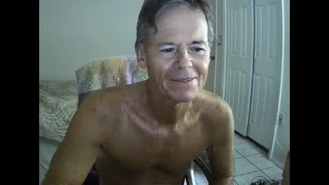 Snapshot of hewes1 chatting on October 11, 10:20 am hewes1 online show from October 11, 10:20 am