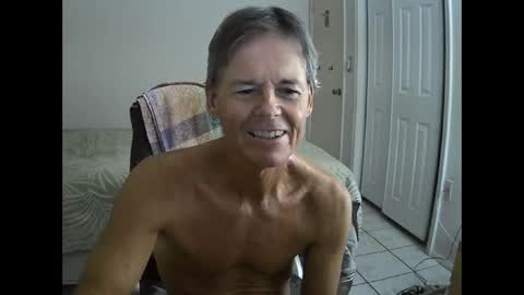 Snapshot of hewes1 chatting on October 19, 9:47 am hewes1 online show from October 19, 9:47 am