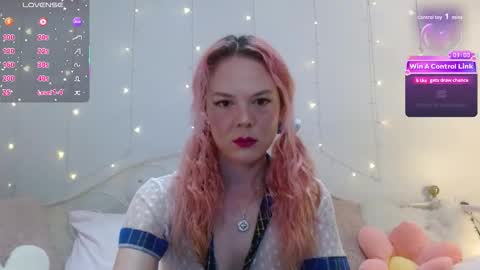 hexbunnie online show from April 5, 2:19 am