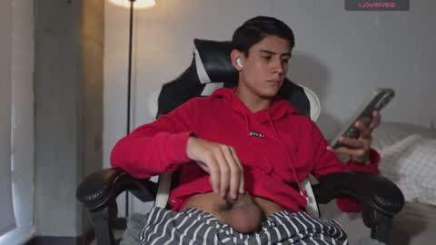 hey_cesard online show from April 15, 3:26 pm