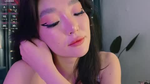 Snapshot of hey_herbal chatting on February 14, 5:57 pm Audrey online show from February 14, 5:57 pm