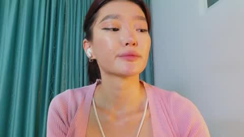 Snapshot of hey_herbal chatting on October 13, 3:03 pm Audrey online show from October 13, 3:03 pm