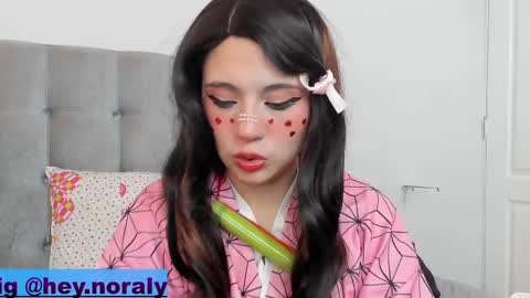 Snapshot of hey_noraly chatting on February 14, 2:12 pm Noraly online show from February 14, 2:12 pm