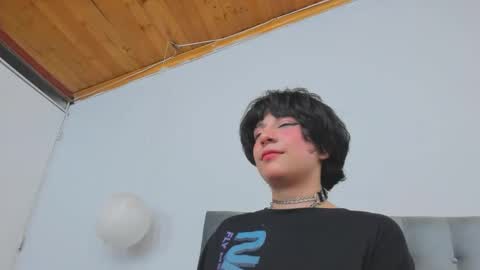 Snapshot of hey_noraly chatting on February 10, 10:53 am Noraly online show from February 10, 10:53 am