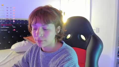 Snapshot of hey_noraly chatting on September 30, 4:12 am Noraly online show from September 30, 4:12 am