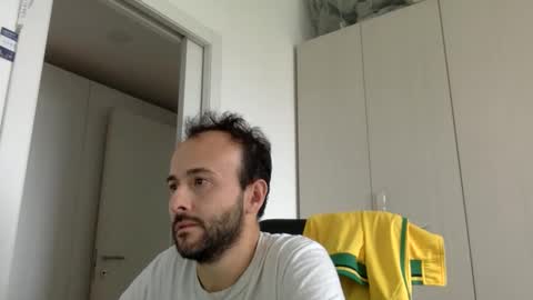 Snapshot of hhombre chatting on September 26, 12:35 pm hhombre online show from September 26, 12:35 pm