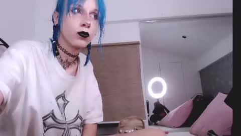 hi im Hika online show from June 17, 8:25 pm