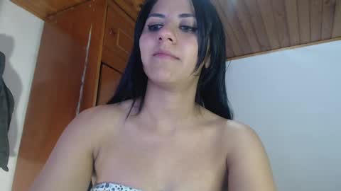 hilaril18 online show from October 12, 1:09 am