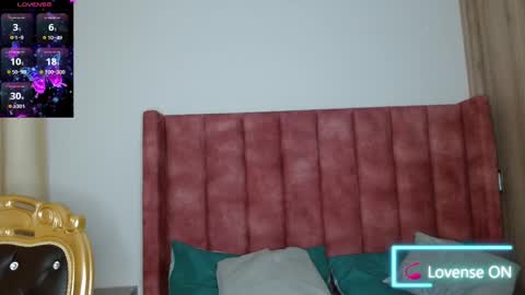 hilary thompson online show from December 3, 1:17 pm