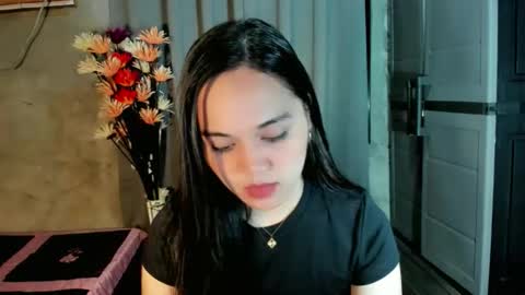 hilarymolly online show from February 16, 3:37 am