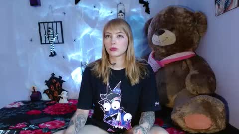 Himiiko online show from October 12, 8:10 pm