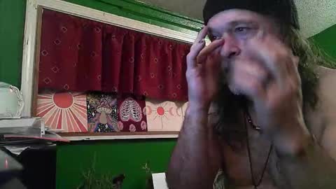 hippiedad333 online show from May 5, 5:03 am