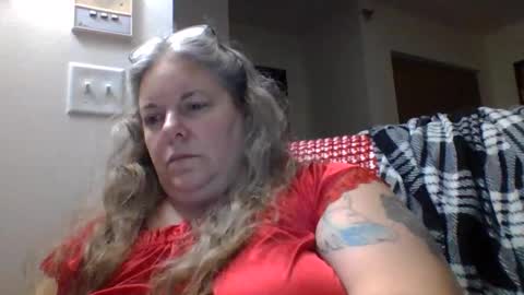 hippysnewhere online show from June 8, 8:37 am