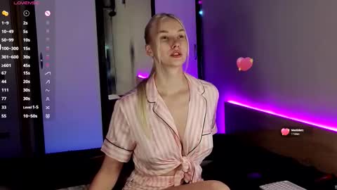 Mary online show from October 1, 6:07 pm