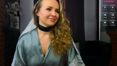Snapshot of hloya_jons chatting on September 18, 2:48 am Ksenia online show from September 18, 2:48 am