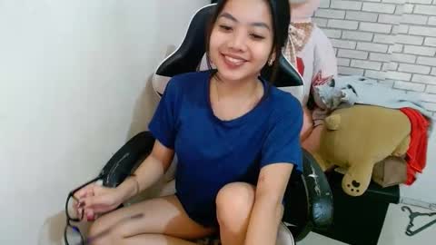 Lesley3 online show from February 24, 7:17 pm