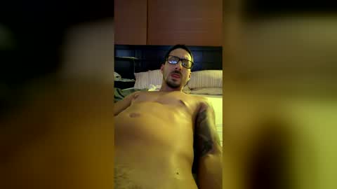 hoeskii online show from February 10, 2:14 am