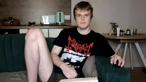 Snapshot of holdonbitch chatting on September 16, 9:07 pm Misha and Stacy online show from September 16, 9:07 pm