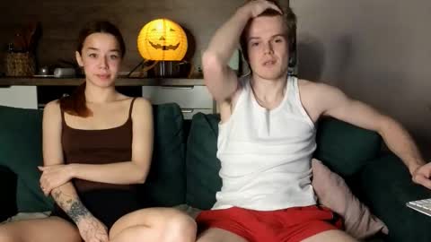 Snapshot of holdonbitch chatting on October 15, 11:27 pm Misha and Stacy online show from October 15, 11:27 pm