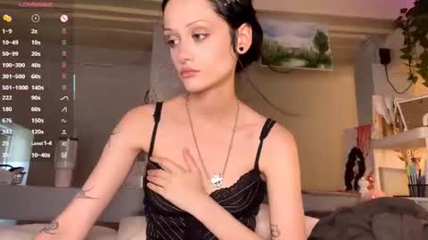Ava online show from June 25, 3:39 pm