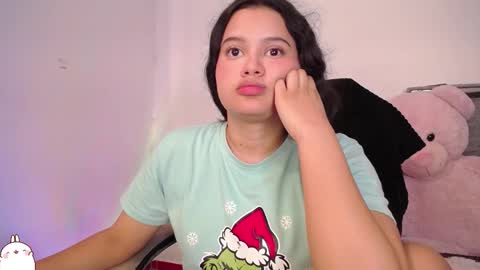Snapshot of holly_16 chatting on October 1, 12:54 am holly_16 online show from October 1, 12:54 am