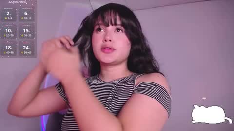 Snapshot of holly_16 chatting on February 16, 12:19 am holly_16 online show from February 16, 12:19 am