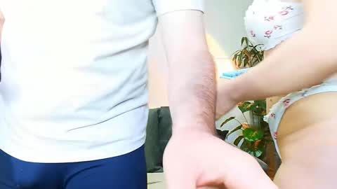 Snapshot of holly_and_honey_69 chatting on September 10, 9:49 pm Holly and Honey online show from September 10, 9:49 pm