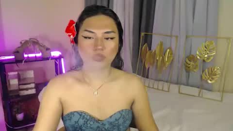 holly_maria69 online show from February 1, 8:00 am