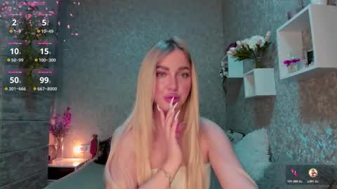 holly_molly8 online show from October 25, 1:39 am