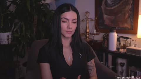 Holly Linder online show from February 5, 2:26 am