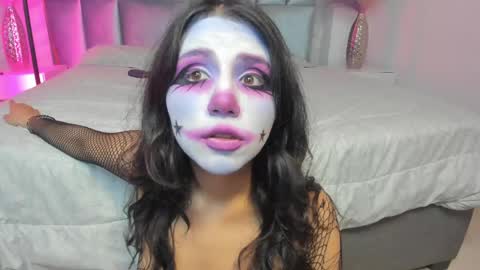 hollypeach_ online show from April 10, 8:02 pm