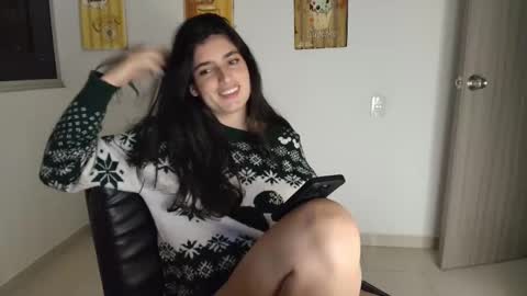 hollyshit_ online show from February 5, 2:15 am