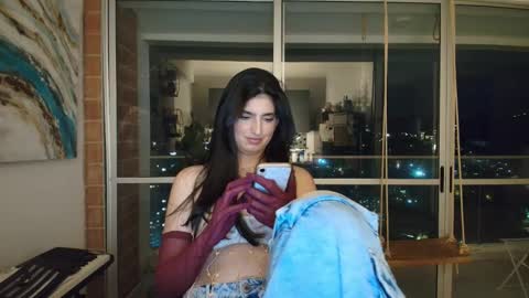 hollyshit_ online show from December 15, 11:34 pm