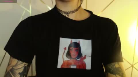 Snapshot of hollyxx_ chatting on February 19, 10:53 pm holly online show from February 19, 10:53 pm