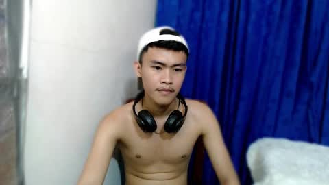 Snapshot of holy_fucker21 chatting on September 11, 2:07 pm Jayjay online show from September 11, 2:07 pm