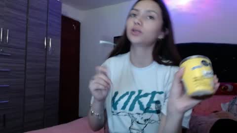 holy_julii online show from July 18, 3:41 am