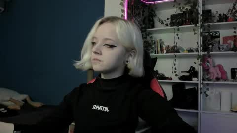 holy_mistresss online show from November 18, 9:23 am