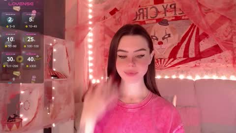 Mia online show from November 1, 5:06 am